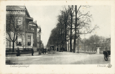 3938 Gezicht op de Catharijnesingel te Utrecht met links de hoek met het Moreelsepark en rechts de Rijnkade.
